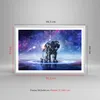 Gerahmtes Poster - Weißer Rahmen - Kosmonaut Weltraum - Produktbild-Vorschau 5