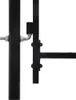 A close-up view of a black metal gate hinge mechanism attached to a vertical post. Podgląd zdjęcia produktu
