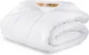A white comforter is folded and presented on a white background. Podgląd zdjęcia produktu