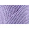 A close-up, diagonal view of lilac-colored yarn. Produktbild-Vorschau
