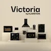 A collection of kitchen appliances displayed on tiered platforms, with the brand name "Victoria by Klarstein" at the top. Podgląd zdjęcia produktu