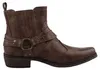 Das Bild zeigt einen braunen Stiefel der von der Seite betrachtet wird. Der Stiefel hat eine robuste Schnürung und eine ausgeprägte Sohle. Produktbild-Vorschau