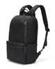 A black backpack shown from a three-quarter angle against a white background. Voir les images du produit