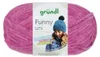 A ball of pink chenille yarn with a label showing a woman wearing a blue knitted hat. Produktbild-Vorschau