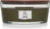 A close-up studio shot of a large, green scented candle in a clear glass jar with a wooden lid. Produktbild-Vorschau