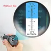 A hand holds a refractometer, with a magnified view showing the measurement scale. Produktbild-Vorschau