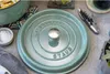 Staub cocotte, 28 cm | šalvějově zelená | kulatá | litina Náhled obrázku produktu 21