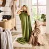 Two children in a bathroom, one wearing a green hooded towel and the other a cappuccino-colored hooded towel. Produktbild-Vorschau