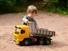 Camion ribaltabile Mercedes Giga Trucks in plastica, 65 cm Anteprima dell’immagine prodotto 8
