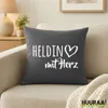 Huuraa Kissenbezug Heldin mit Herz 40x40cm Steel Grey Produktbild-Vorschau 2