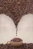 Wallario Poster - Tasse mit Kaffeebohnen - Kaffeedesign, Produktbild-Vorschau 1