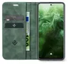 A green flip-style phone case with card slots and a euro banknote, next to a smartphone displaying the time and date. Produktbild-Vorschau