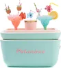 A turquoise Polarbox cooler with drinks and garnishes on top. Podgląd zdjęcia produktu