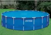 An Intex solar pool cover is shown on a round above-ground pool set up on a grassy lawn. Voir les images du produit