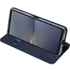 A dark blue flip case for a smartphone, with a credit card inserted into a slot on the inside of the cover. Anteprima dell’immagine prodotto