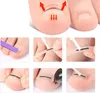 A collage of images demonstrating how to use a toenail correction patch. Anteprima dell’immagine prodotto