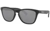 Oakley Frogskins 9013F7 Matte Black/Prizm Black Polarized Podgląd zdjęcia produktu 2