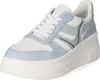 A single white sneaker with blue accents is shown against a white background. Produktbild-Vorschau