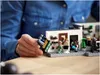 LEGO ICONS Queer tým – byt „Úžo Pětky“, Sada na stavění, 18 Náhled obrázku produktu 24
