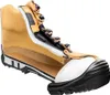 A cross-section of a work boot, showing its layered construction. Voir les images du produit