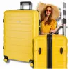 A woman wearing a large straw hat and sunglasses is posing with two yellow suitcases. One suitcase is large and in the foreground, while a smaller one is in the midground. Anteprima dell’immagine prodotto