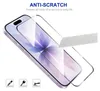 A screen protector is shown being applied to a smartphone. Produktbild-Vorschau