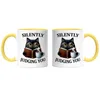 Silently Judging You Tasse Gelb Lustige Katze Nerd Humor Produktbild-Vorschau 3