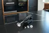 Der kabellose Stabmixer Schwarz 95105 von Unold ESGE-Zauberstab® mit Aufsätzen steht auf einer elega Produktbild-Vorschau