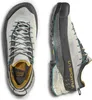 Two views of a single hiking shoe against a white background. Voir les images du produit