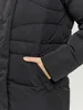 A close-up shot of a person's hand in the pocket of a black puffer jacket. Produktbild-Vorschau
