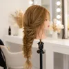 Tête à coiffer Ela - Cheveux naturels 60 cm avec trépied Voir les images du produit 10