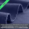 Close-up of a folded dark blue fleece blanket showing its texture and stitched edge. Produktbild-Vorschau