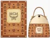 A product shot of MCM Eau de Parfum and its packaging. Anteprima dell’immagine prodotto