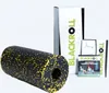 A Blackroll foam roller and accompanying product packaging and instructional materials are displayed against a white background. Anteprima dell’immagine prodotto