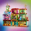 LEGO Disney La Maison Magique des Madrigal - 43245 Voir les images du produit 39