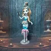 Bambola Monster High “Dawn of the Dance” Lagoona Blue con Anteprima dell’immagine prodotto 3