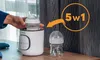 A hand is placing a baby bottle into a white bottle warmer. Another bottle is shown next to it. A circular graphic with text is in the upper right corner. Anteprima dell’immagine prodotto