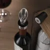 ZWILLING Weinausgießer, in Flasche, Edelstahl, Schwarz, Produktbild-Vorschau 4