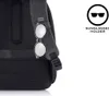 A close-up of a backpack with sunglasses attached to a strap, and a graphic indicating a sunglasses holder. Anteprima dell’immagine prodotto