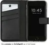 Selencia Genuine Leather Bookcase dla Apple iPhone SE (2022 Podgląd zdjęcia produktu 3