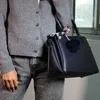 Gallantry, sac à main avec pompon et écharpe, bleu nuit Voir les images du produit 6