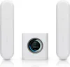 A white router and two white mesh points are displayed against a white background. Anteprima dell’immagine prodotto