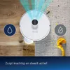 A robot vacuum cleaner is shown cleaning two different surfaces, a hard floor and a carpet, with icons indicating water usage. Produktbild-Vorschau