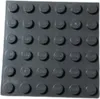 A top-down view of a dark gray LEGO baseplate. Náhľad obrázku produktu