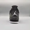 The back view of a single Air Jordan 4 Retro sneaker. Náhled obrázku produktu