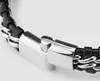 A close-up shot of a bracelet clasp. Anteprima dell’immagine prodotto