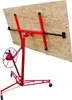 A red drywall lift holding a large piece of plywood, shown against a white background. Anteprima dell’immagine prodotto
