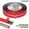 A roll of flexible skirting board with adhesive backing is shown, along with a close-up of the adhesive side being peeled off. Produktbild-Vorschau