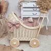 Puppenwagen aus Weide in der Farbe beige mit Bettwäsche Produktbild-Vorschau 3