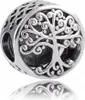 A silver charm with a tree of life design. Podgląd zdjęcia produktu